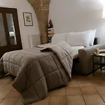 Apartment In Piazza Orazio Venosa