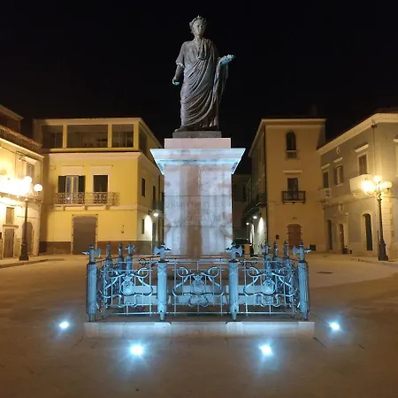 In Piazza Orazio Venosa