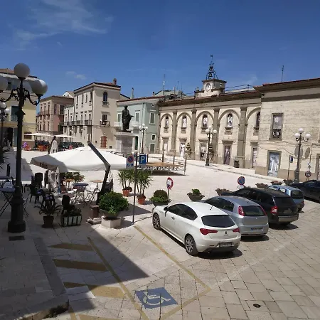 In Piazza Orazio Venosa