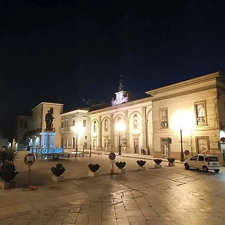 In Piazza Orazio Venosa