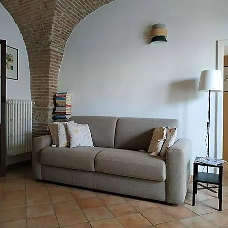 In Piazza Orazio Apartment *